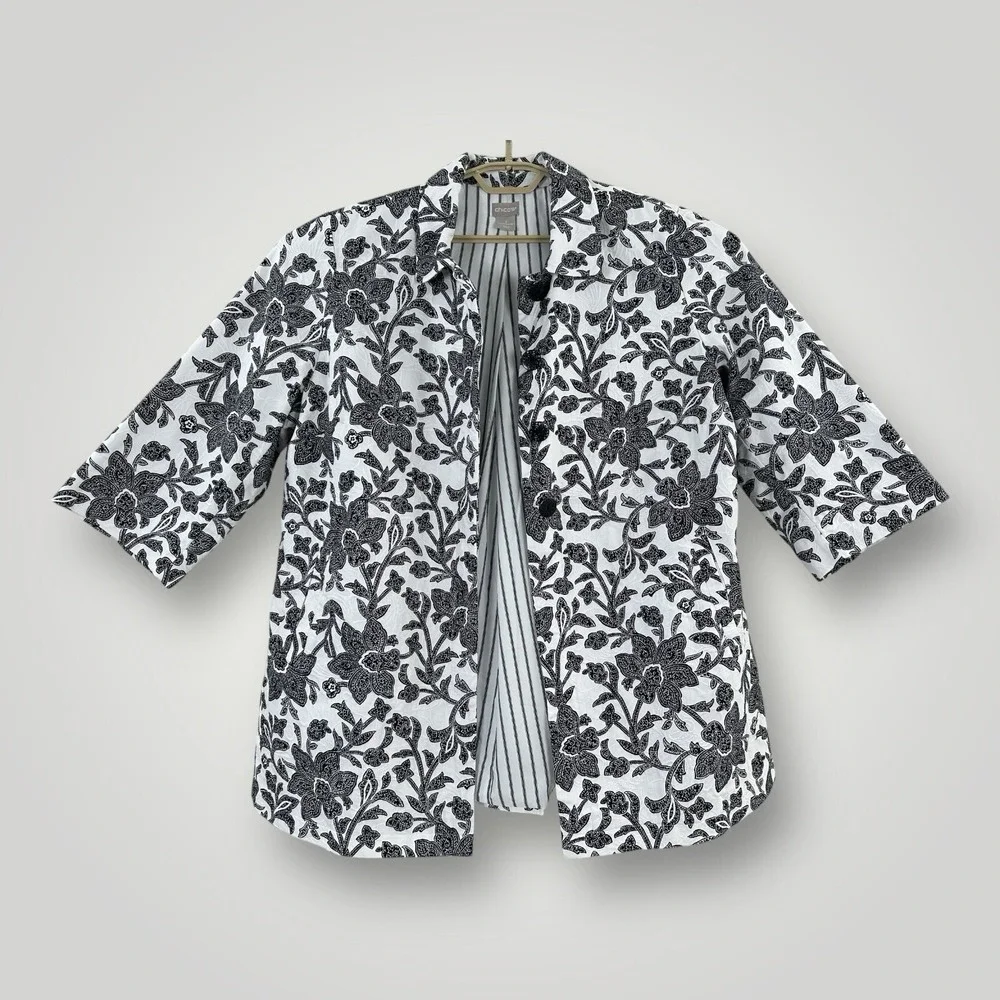 Chico's Swing Jacket Size 3 (16/18) Black White Embossed Floral 3/4 Sleeve Lined